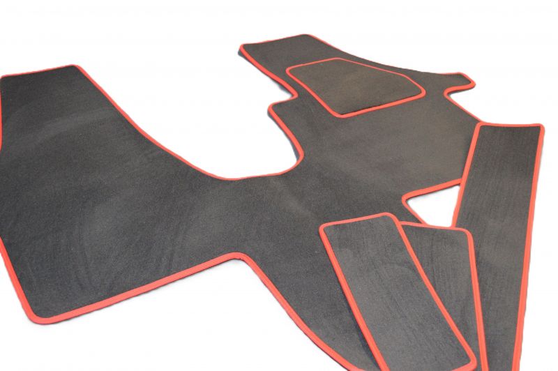 T5/T6 _Single pass seat cab mat_black carpet - red edge + steps and sliders