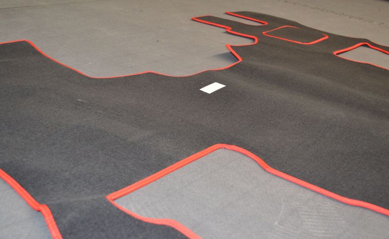 Quilted Truck mats - Scania Next Gen S -Flat floor - black carpet - red edge 