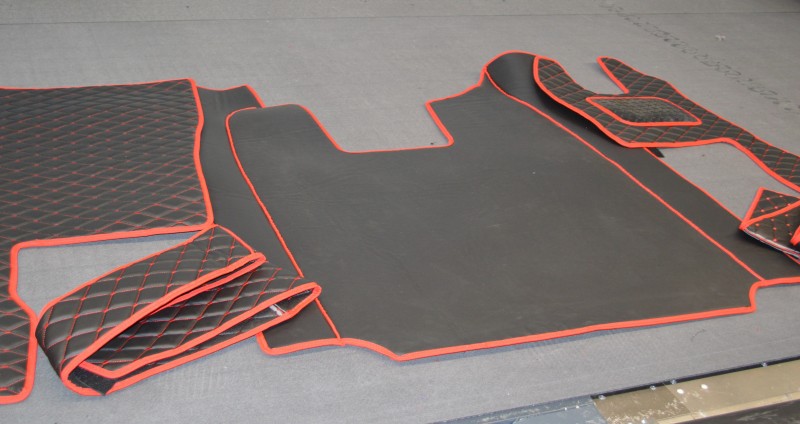 Quilted Truck mats - Scania R Cab - Streamline - Red edge 